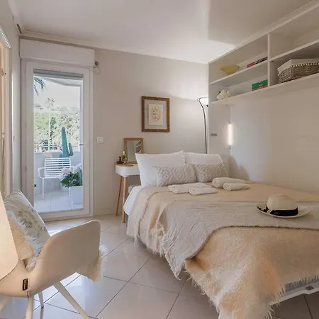 Le Bleuet Medicis & Sea View & 50m Plage & Clim & Piscine *