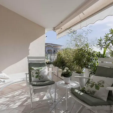 Apartment Le Bleuet Medicis & Sea View & 50m Plage & Clim & Piscine Cannes