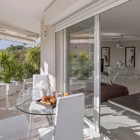 Le Bleuet Medicis & Sea View & 50m Plage & Clim & Piscine * Cannes