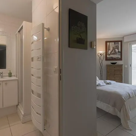 Le Bleuet Medicis & Sea View & 50m Plage & Clim & Piscine *